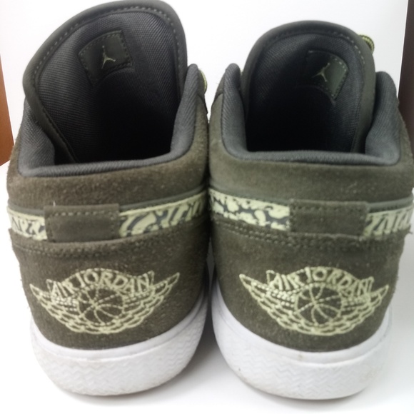 Nike Air Jordan Retro V.1 Cargo Khaki/Yellow Shoes - Picture 3 of 8